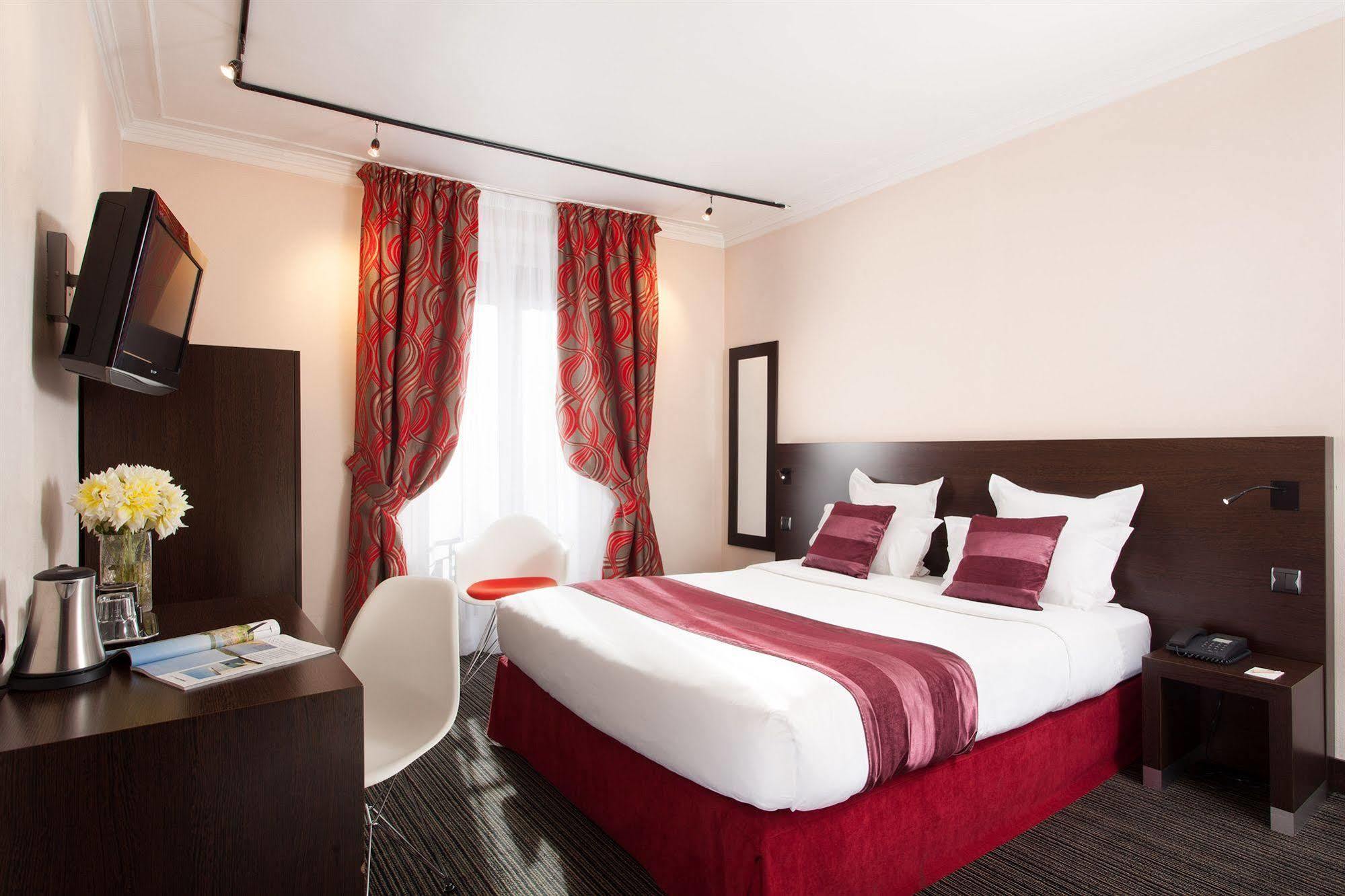 Nude Hotel